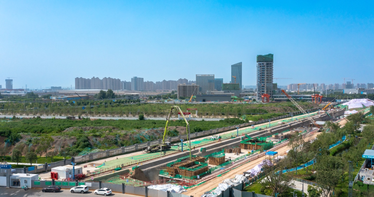 基础设施的支柱：桥梁和地下管廊的定制钢模板解决方案